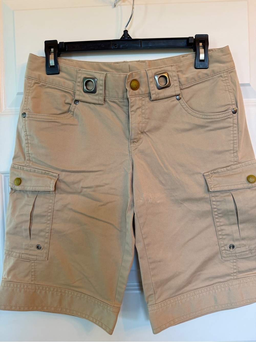 Athleta Women’s Tan Cargo Shorts - Casual Utility Style